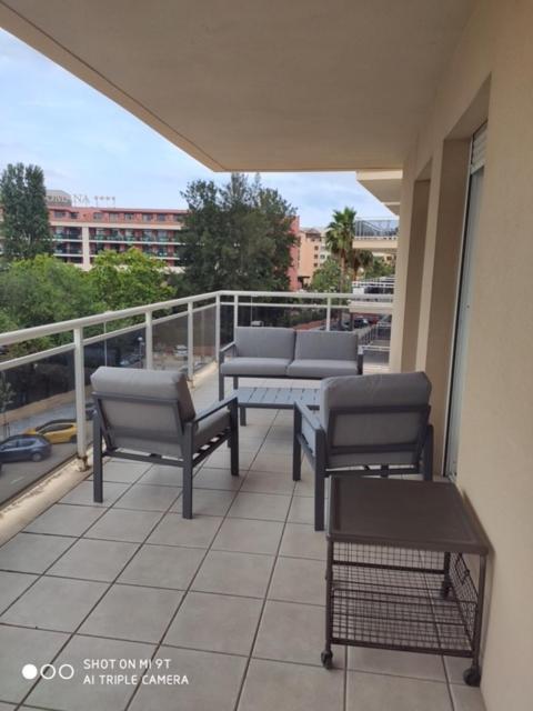 סאלו Appart Standing 2 Chambres 2Sdb Clim Piscine Parking Wifi Terrasse 21M2 Local Velo Port-Aventura, Plage, Centre מראה חיצוני תמונה