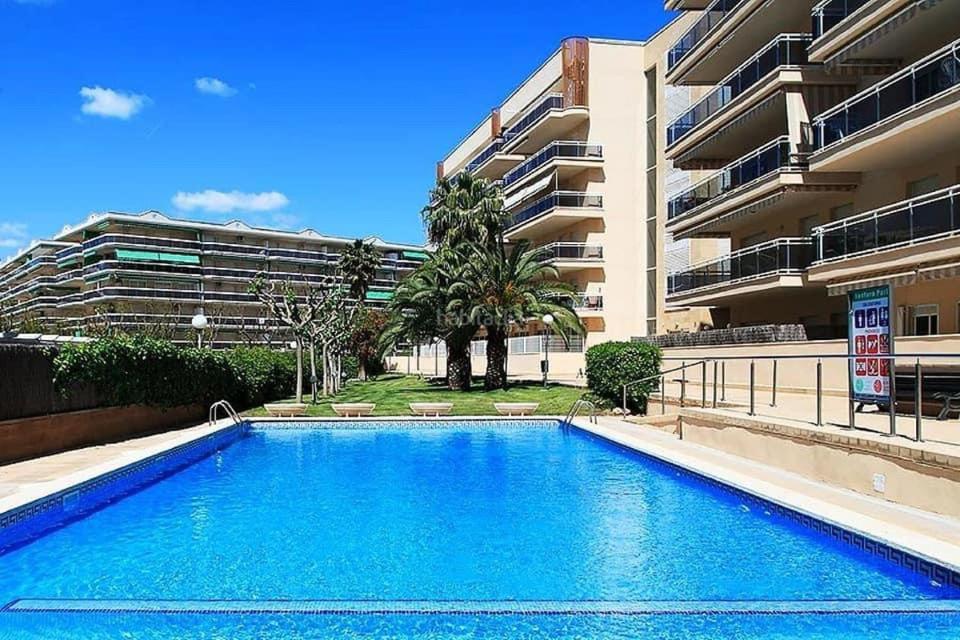 סאלו Appart Standing 2 Chambres 2Sdb Clim Piscine Parking Wifi Terrasse 21M2 Local Velo Port-Aventura, Plage, Centre מראה חיצוני תמונה